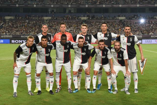 里贝里社交媒体分享与齐达内合照