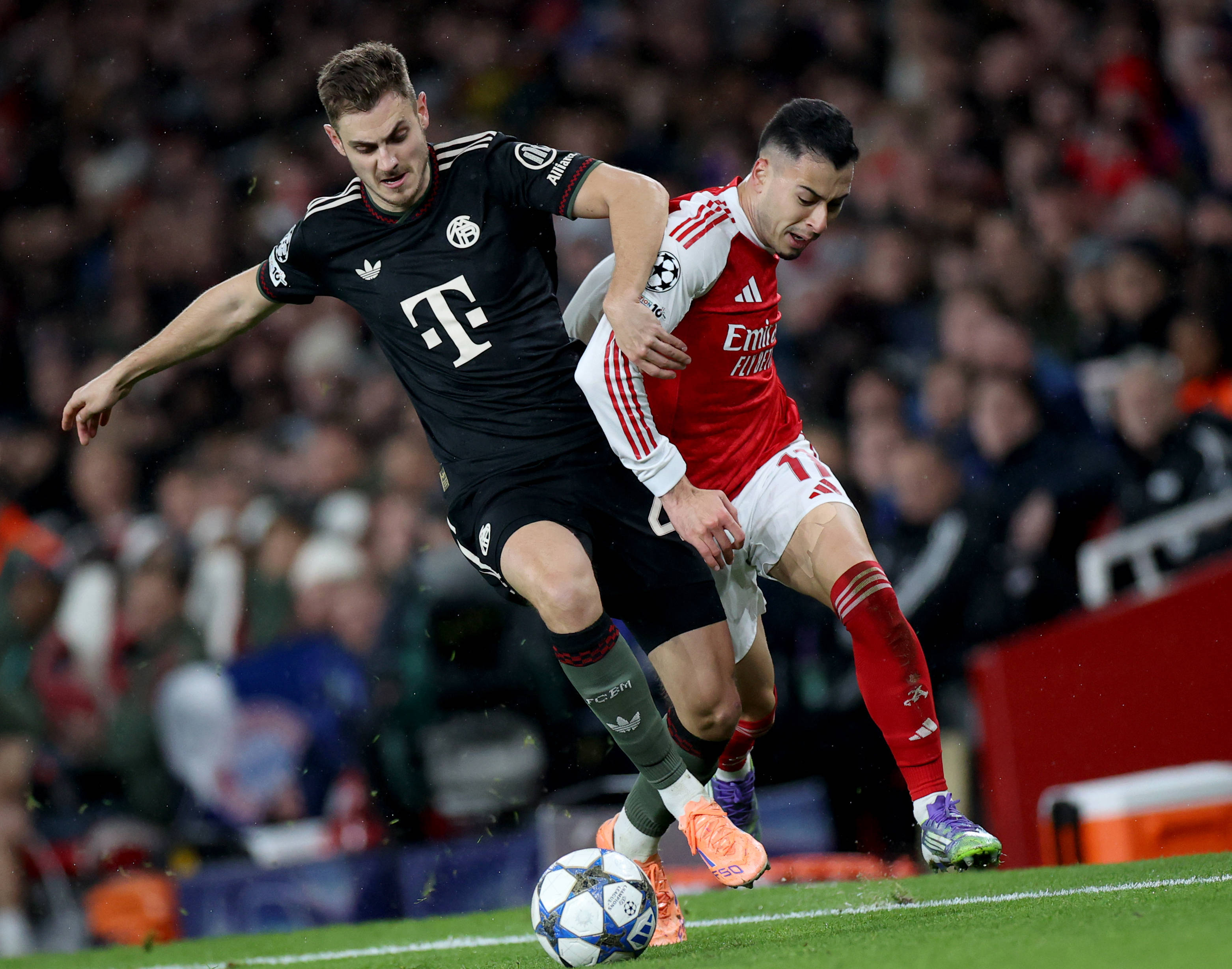 于根伟：今年我们外援的整体表现，我觉得应该能打到70分以上