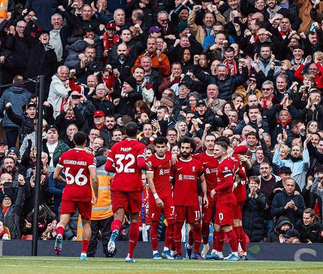 中场核心连续送出致命直塞