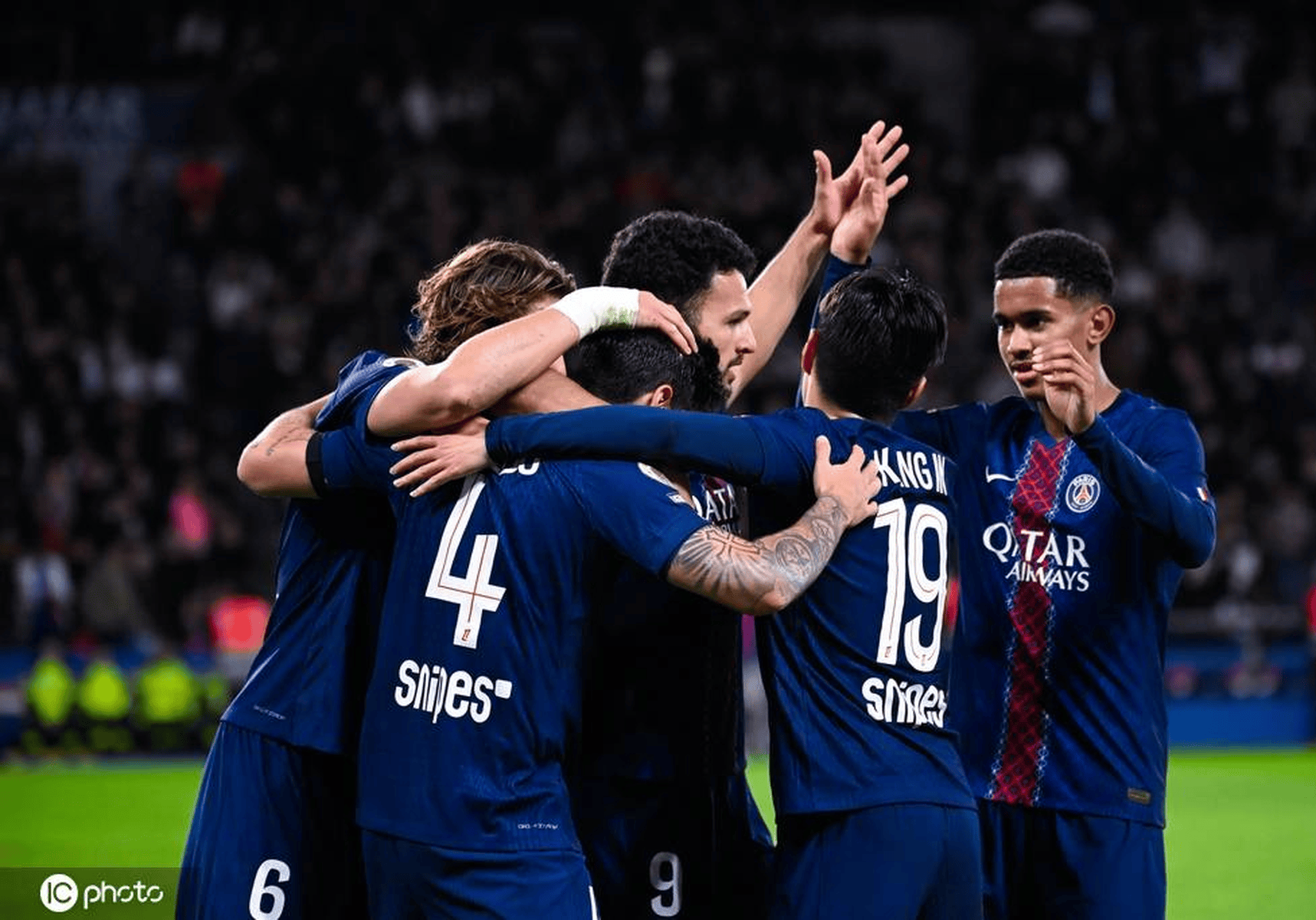 F1卡塔尔冲刺赛：皮亚斯特里夺冠！诺里斯第3，维斯塔潘第4