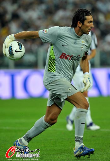 战意低迷？亚冠二级联赛4场同开，半场合计攻入2球