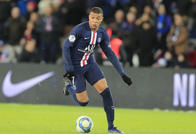 第三次犯规！杨瀚森次节继续率先登场防守送出犯规