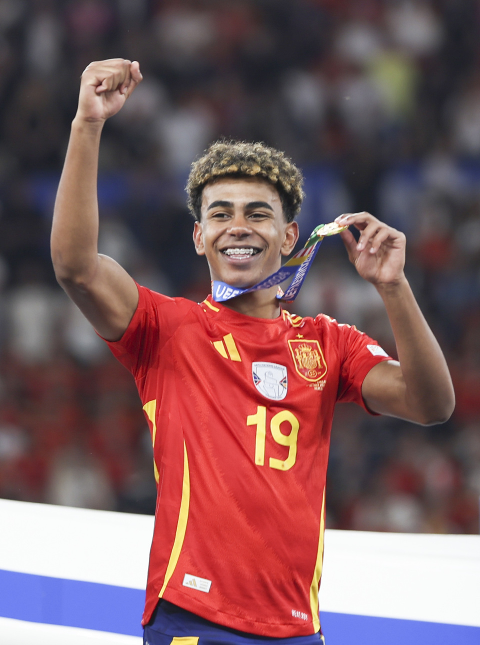 浙江副总：外援要了解中国足球；就算是国脚也不会随便开顶薪