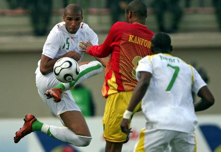 英媒：费迪南德称卢克-肖在曼联有重要地位，他需要证明自己