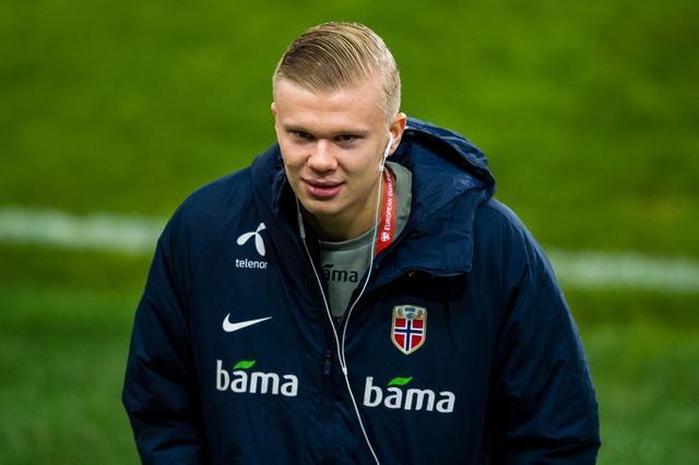 山雨欲来！英超冠军彻底爆了：2功臣炮轰+斯洛特遭兵变 队长表态