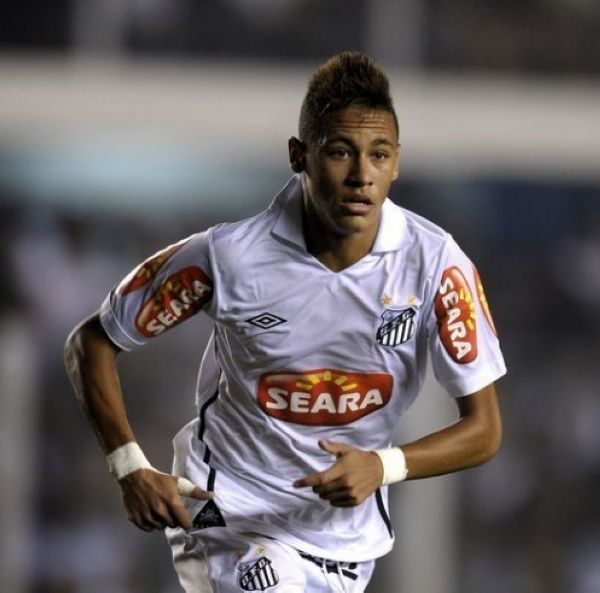 机敏前插破门，当选全场最佳，芒特越踢越好了，继续加油！