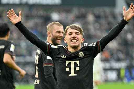 格策：我从小就看梅西踢球，他绝对是我的偶像